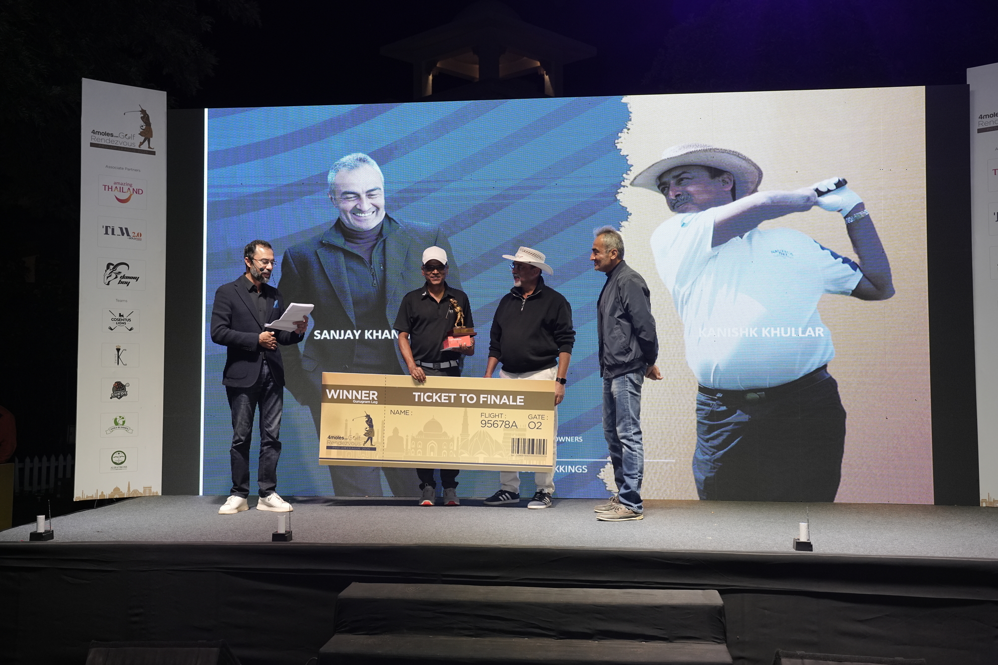 Team Owners Of Swing Kkings presents the Award of Winner (Individual Category) to Mr. Binit Kumar