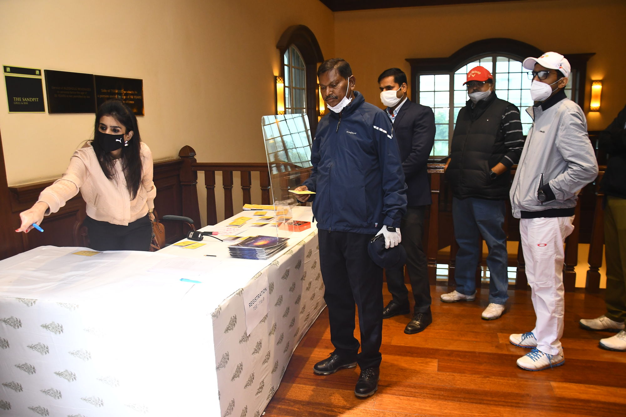 Mr. Arjun Munda, current Minister of Tribal Affairs in the second Modi Ministry and former CM of Jharkhand at the registration desk.