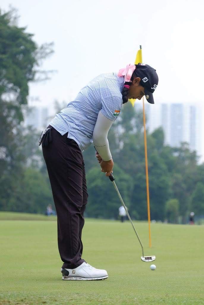 Teeing at the greens 