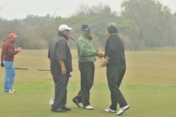 Players at the 10th Edition BBC World News Golf Connect about to tee off