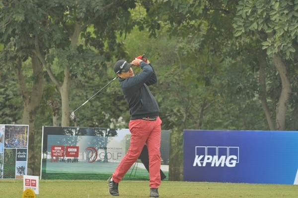 Mr. Rajat Tandon with a shot at BBC Golf Connect