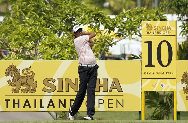 Digvijay Singh, leader at 7 under after day 1