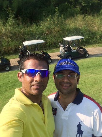 It's time to kick back and catch up with buddies after a round of Golf