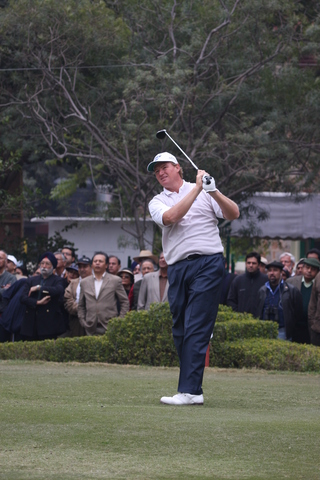 Ernie Els teeing off on hole no. 1