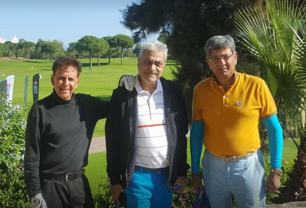 Teeing off with friends is always refreshing!