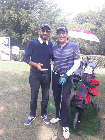 Dinesh Thakur, Founder and CEO of 4moles.com with ardent Golfer Jatin Aneja