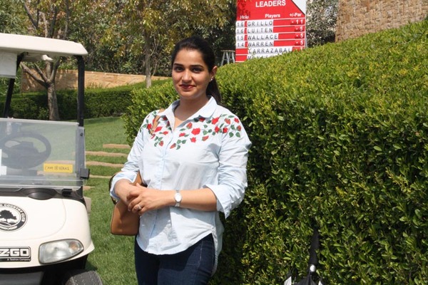 Gaganjeet Bhullar's wife Naureen came to cheer for her husband 