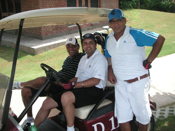 The 4 ball ... the 4th is the camera man!