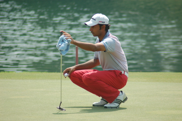 Jyoti Randhawa on the 17th green on day 3.