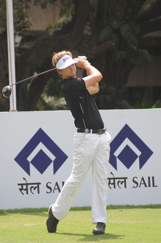 Richard Karlberg (SWE) leader of Round 1