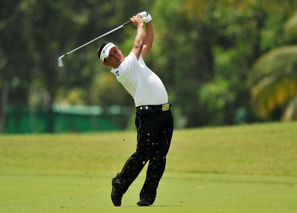 Tetsuji Hiratsuka of Japan, leading during Round 1