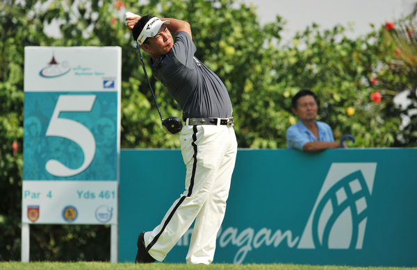 Tetsuji Hiratsuka (JAP) producing a sterling score to lead after Round 2