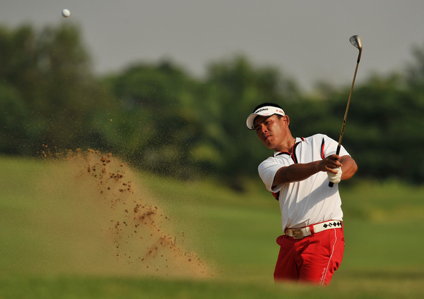 Tetsuji Hiratsuka (JPN) leading at Round 3