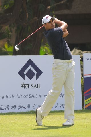 Gaganjeet Bhullar (IND) in action during the First Round