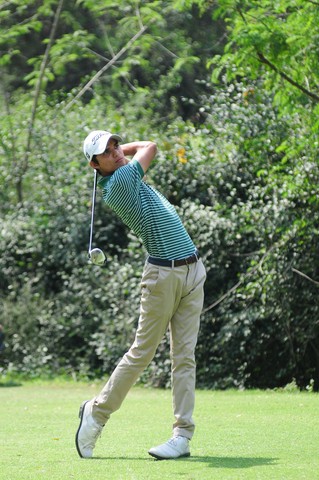 Ajeetesh Sandhu of India, in contention for the title, at Round 3