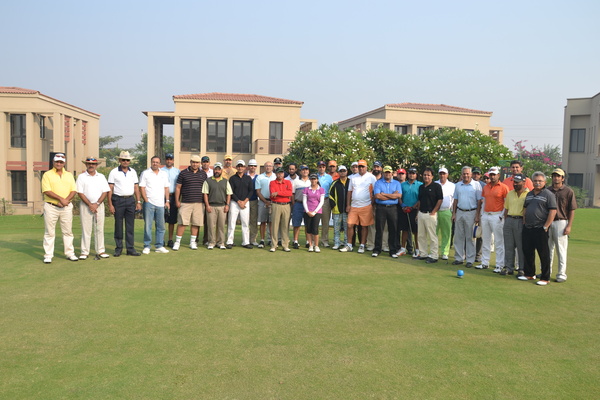 Playing golfers before the gun shot!