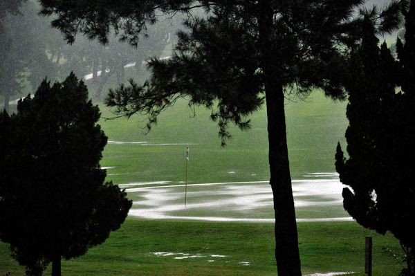 Thunderstorm Friday - Weather conditions disrupt the play of Round 2