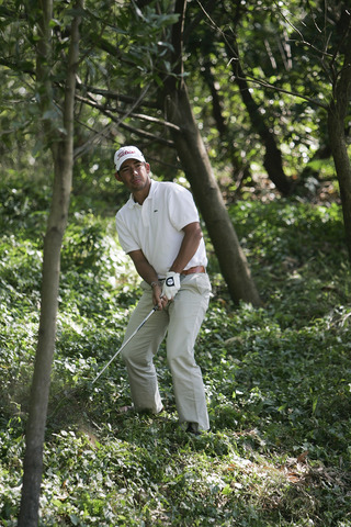 Pablo Larrazabal of Spain hits out of the rough on the 10th hole during day 3action of the Omega Mission Hills World Cup on 29 November, 2008