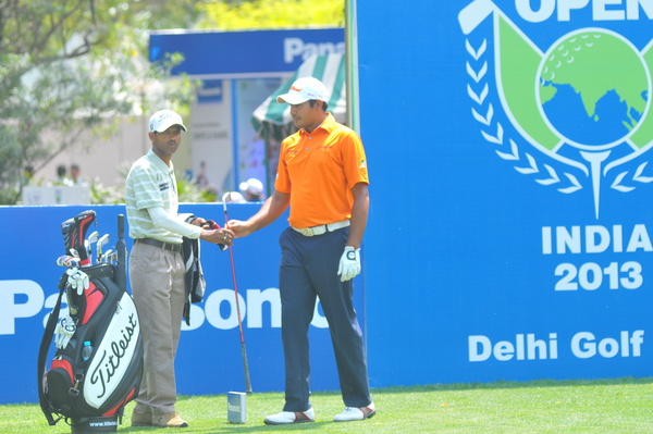 Gaganjeet Bhullar makes a club selection