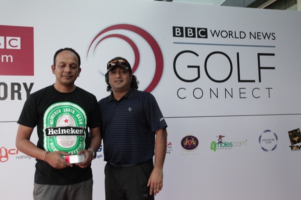 BBC Second Shot Closest to the pin winner Mr. Sandeep Roy being felicitated by Mr. Shubodip Pal of Micromax