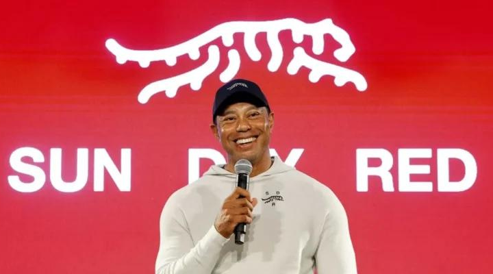 SUN DAY RED Tiger Woodss